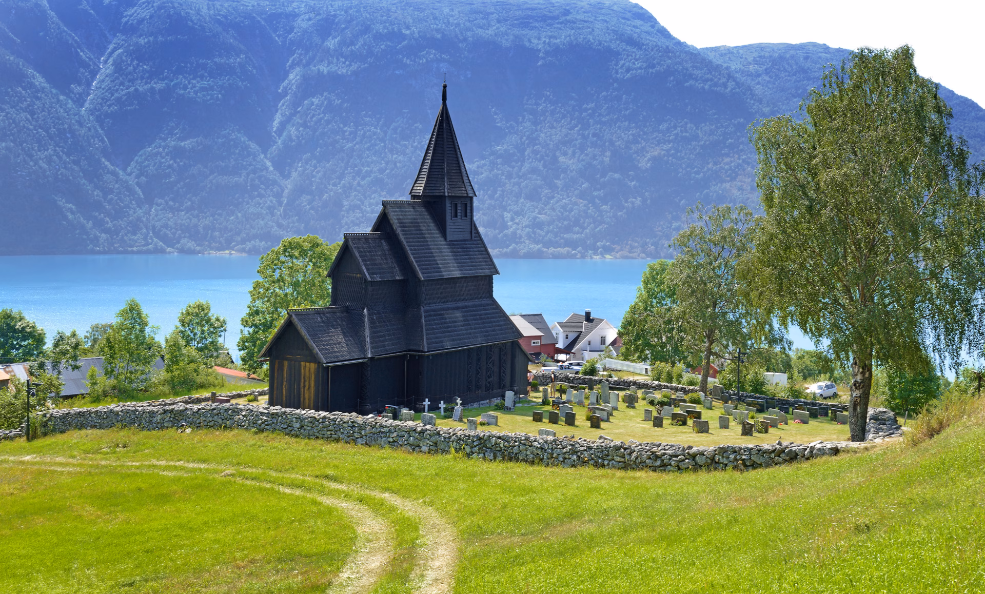 Eit fotografi av Urnes Stavkirke